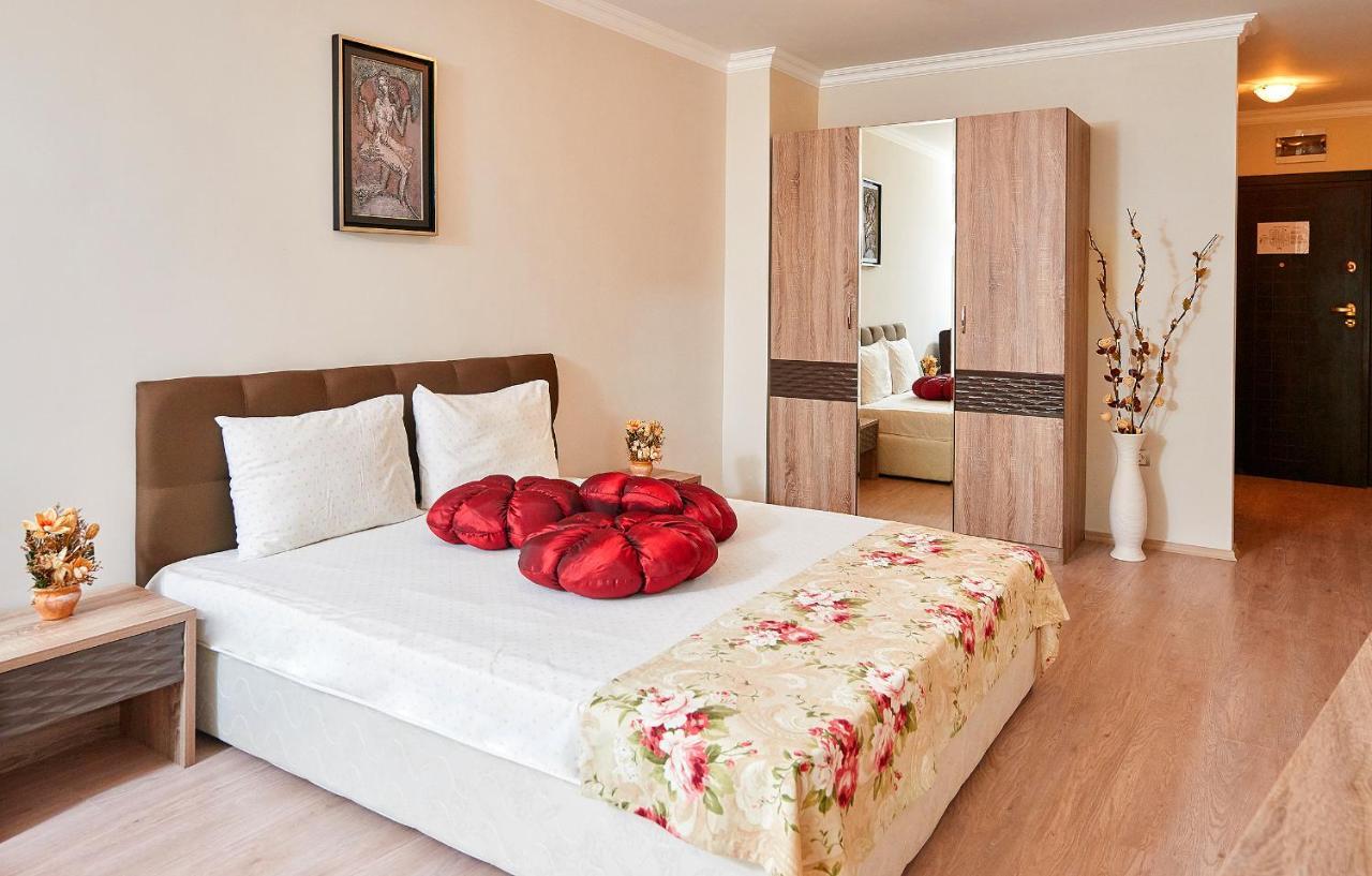 Boutique Rose Gardens Pomorie Aparthotel Exterior foto
