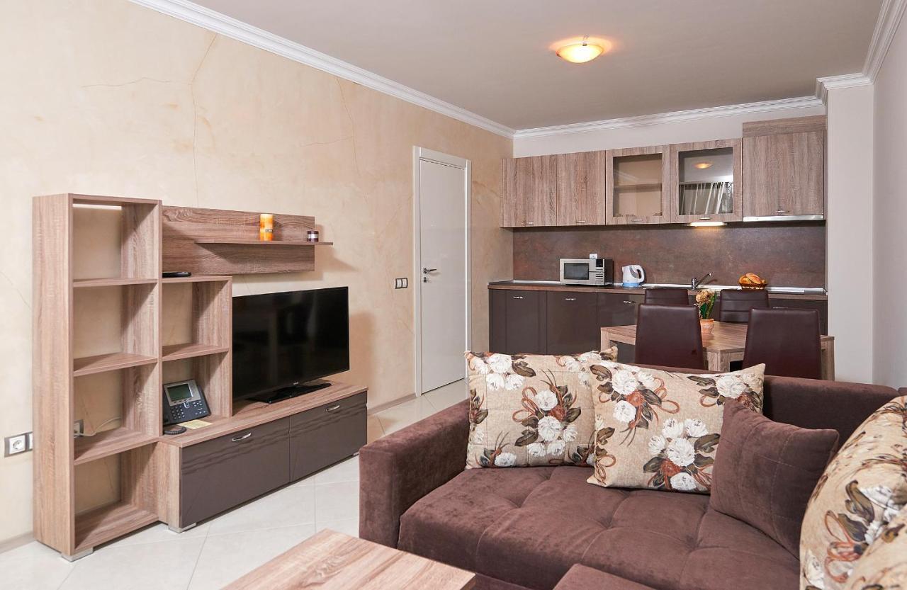 Boutique Rose Gardens Pomorie Aparthotel Exterior foto